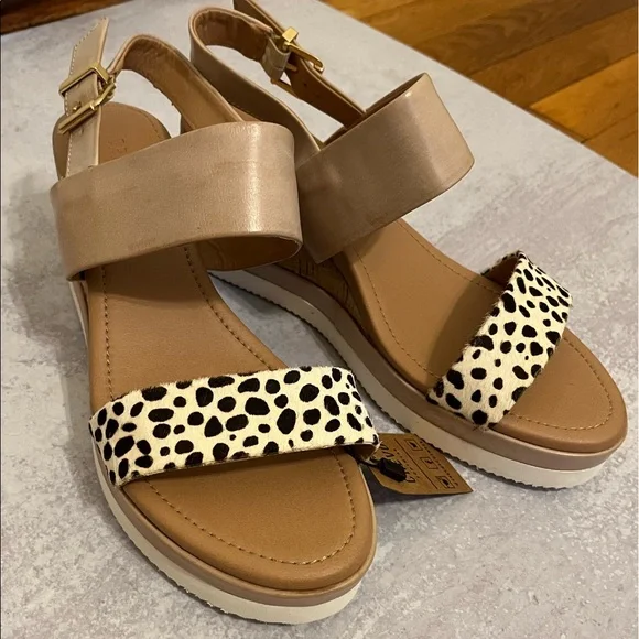 Crevo Animal Print Leather Wedge Sandals in Off-White Size 7 - Picture 4 of 7